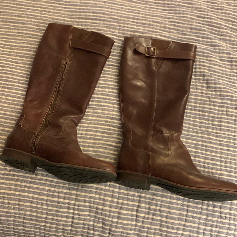 Women’s LL Bean leather boots.   EUC size 9.5